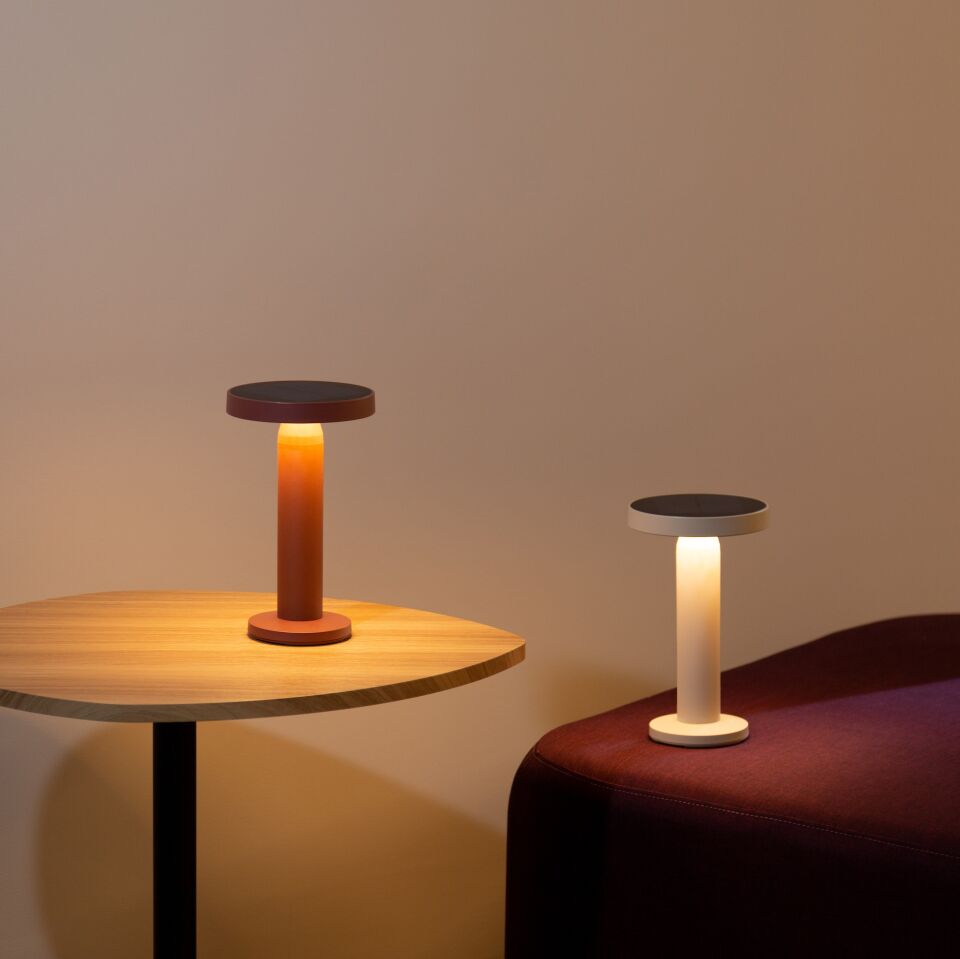VİGDİS KUM BEJİ SOLAR MASA LAMBASI OIA LIGHT-SAND