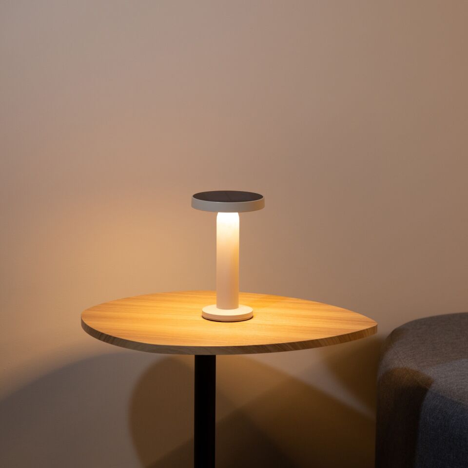 VİGDİS KUM BEJİ SOLAR MASA LAMBASI OIA LIGHT-SAND