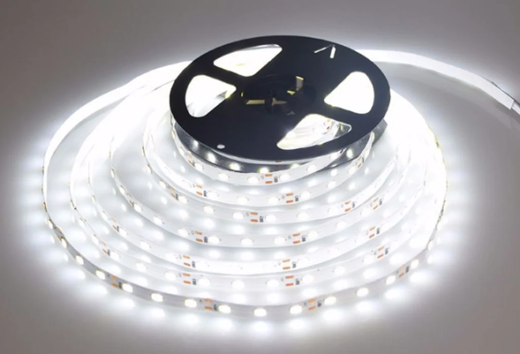 ŞERİT LED 3 ÇİP DIŞ MEKAN BEYAZ 60LED CATA