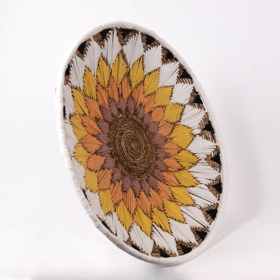 ACAMAS BANANA-YARN DEKOR 76X76X12CM OIA LIGHT