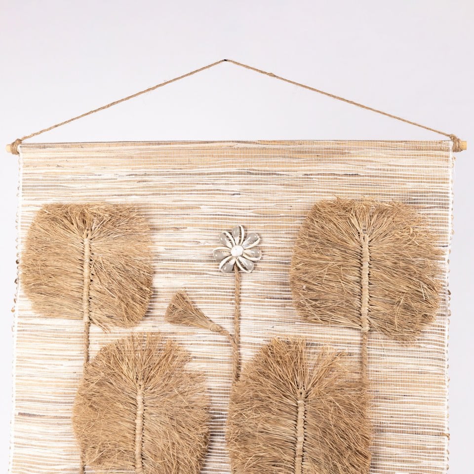 NİSSİ SU SÜMBÜLÜ VE SİSAL DUVAR DEKORU 75X70CM OIA